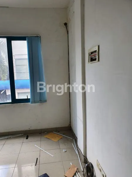 image RUKO 3 LANTAI SIAP HUNI  DI AREA STRATEGIS JALAN TEUKU UMAR DENPASAR (3)