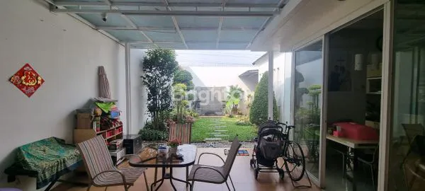 image RUMAH MINIMALIS ROYAL RESIDENCE CLUSTER HAREWOOD FULL FURNISED 2 LANTAI WIYUNG SURABAYA BARAT (3)