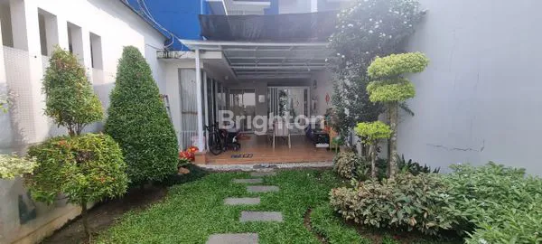 image RUMAH MINIMALIS ROYAL RESIDENCE CLUSTER HAREWOOD FULL FURNISED 2 LANTAI WIYUNG SURABAYA BARAT (4)