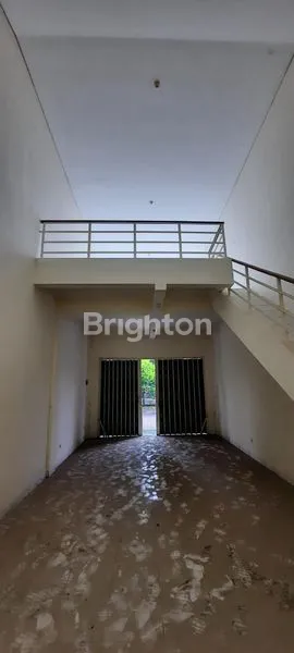 image RUKO 2 LANTAI SIAP PAKAI PARKIR LUAS (3)