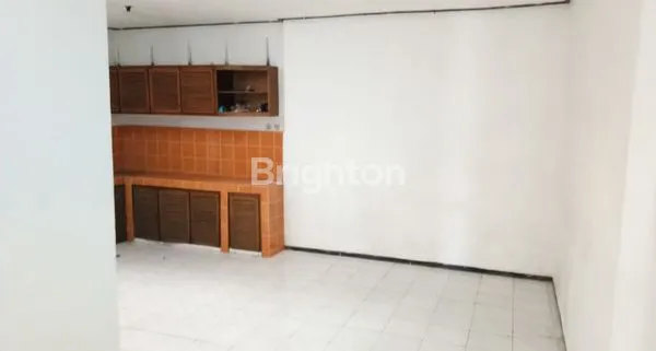 image RUMAH 3 LANTAI MURAH DAN STRATEGIS, BERADA DI KAWASAN ELIT PERUMAHAN PONDOK BLIMBING INDAH - ARAYA (2)