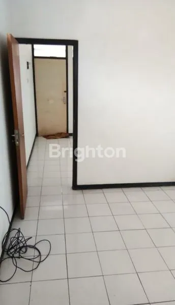 image RUMAH 3 LANTAI MURAH DAN STRATEGIS, BERADA DI KAWASAN ELIT PERUMAHAN PONDOK BLIMBING INDAH - ARAYA (4)