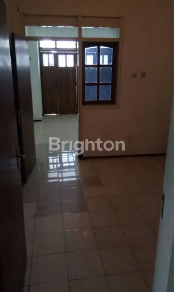 image RUMAH 3 LANTAI MURAH DAN STRATEGIS, BERADA DI KAWASAN ELIT PERUMAHAN PONDOK BLIMBING INDAH - ARAYA (3)