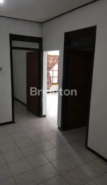 image RUMAH 3 LANTAI MURAH DAN STRATEGIS, BERADA DI KAWASAN ELIT PERUMAHAN PONDOK BLIMBING INDAH - ARAYA (1)