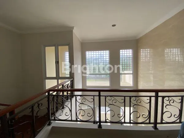 image LUXURY HOUSE AT SHEFFIELD, GREENWICH PARK, BSD (6)