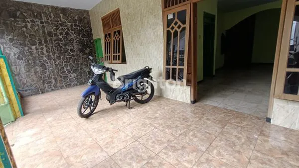 image RUMAH DI JL DANAU SENTANI TIMUR, SAWOJAJAR, MALANG (7)