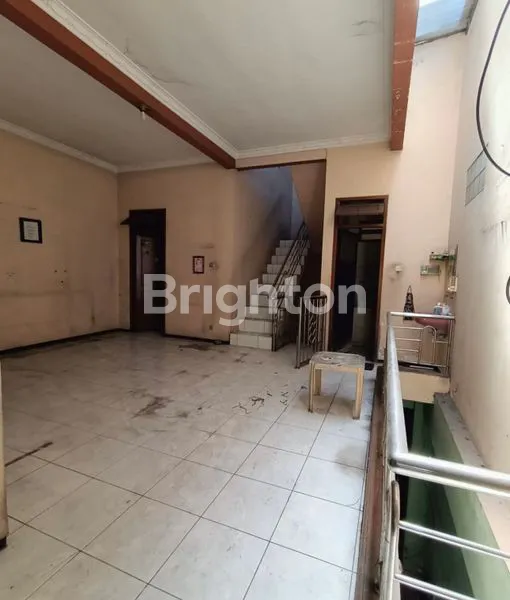 image RUMAH 2 LANTAI SIAP HUNI!! LOKASI NUSUKAN DEKAT PASAR!! DEKAT MANA MANA (2)