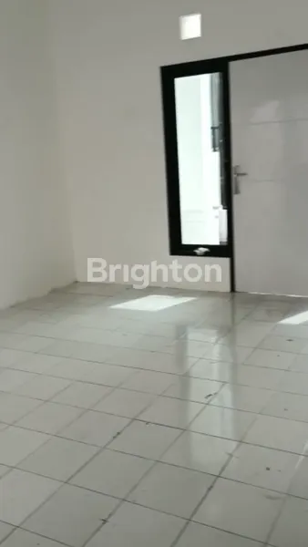 image RUMAH DISEWAKAN SIAP HUNI BARU RENOVASI GUNUNG ANYAR WIGUNA RUNGKUT SURABAYA (3)