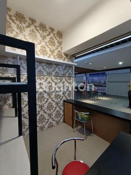 image RUANG USAHA DI PUSAT GROSIR SOLO SELANGKAH DARI SLAMET RIYADI (3)