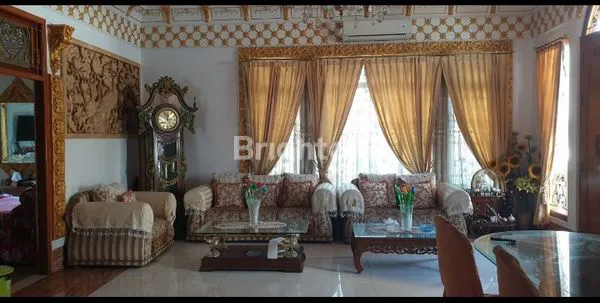 RUMAH SUPER LUXURY DI KAMPUNG AMBON JAKARTA TIMUR