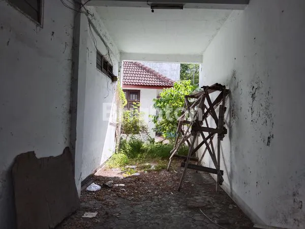 image JL MAGELANG, SELANGKAH TUGU MALIOBORO, JL DIPONEGORO, PAKUNINGRATAN, KRANGGAN. AREA PUSAT BISNIS PERTOKOAN HOTEL PERBANKAN. EX KANTOR ASURANSI (3)