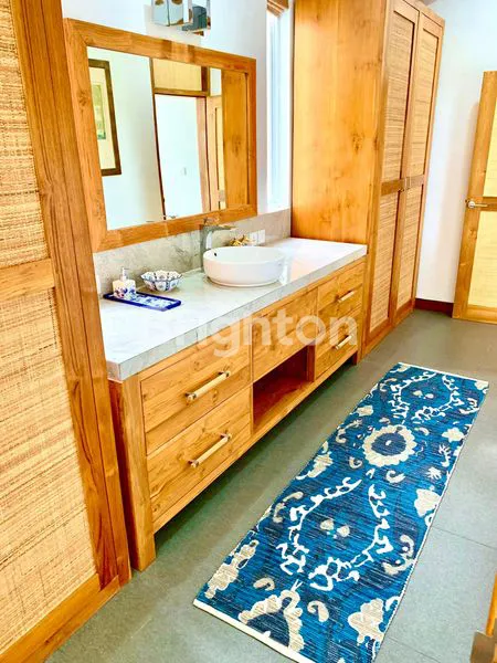 image LUXURY VILLA 6 BEDROOM LOCATED AT TUMBAK BAYUH PERERENAN CANGGU (7)