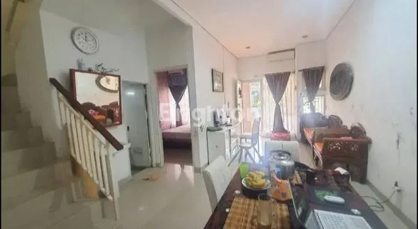 image RUMAH SIAP HUNI LOKASI STRATEGIS DEKAT PINTU TOL JATIWARINGI,JAKARTA TIMUR,JATIWARINGIN (3)