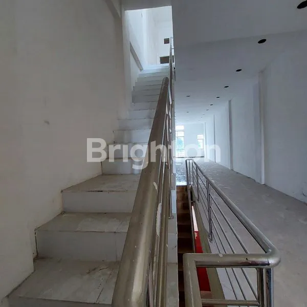 image 2 RUKO KEREN LOKASI PREMIUM PINGGIR JALAN (6)