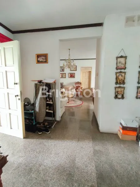 image RUMAH EXCLUSIVE SIAP HUNI SANGAT LUAS DI JALAN SETIABUDI BANDUNG (4)