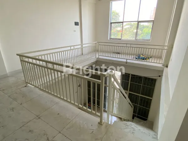 image MURAH, RUKO 4.5LT NOL JALAN RAYA MERR IR SUKARNO SUDAH RENOVASI TOTAL, STRATEGIS, TRAFIK RAME ! JUAL RUKO MERR IR SUKARNO (4)