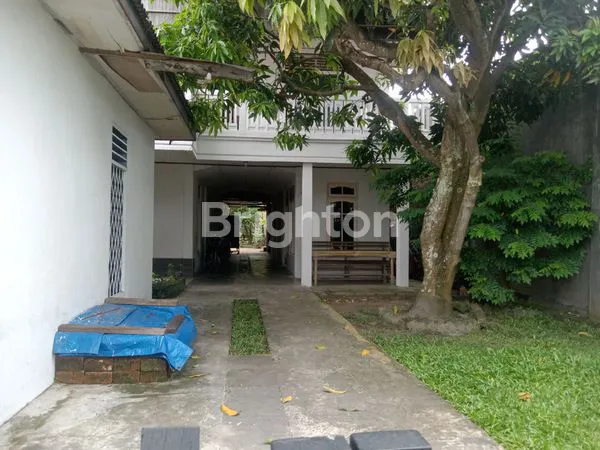 image RUMAH DI JALAN RAYA MULAWARMAN, ADA TOKO LONDRY DAN PEKARANGAN YANG LUAS (2)