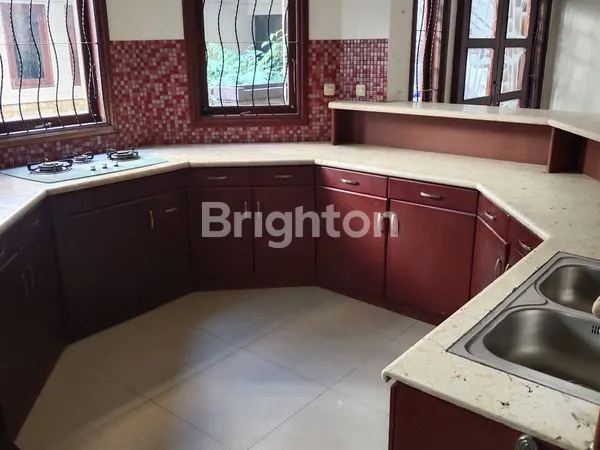 image RUMAH BAGUS 2LT DI AREA SEJUK BANDUNG UTARA (5)