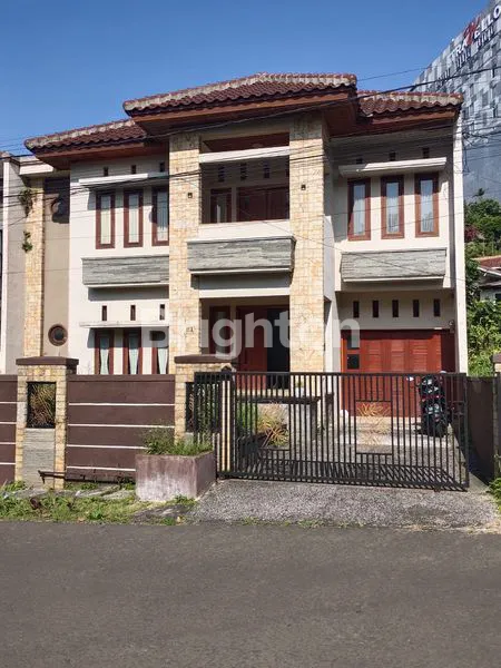 image RUMAH BAGUS 2LT DI AREA SEJUK BANDUNG UTARA (8)