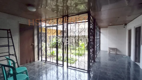 image RUMAH SERUNI PUSAT KOTA SURABAYA COCOK UNTUK KANTOR DAN CAFE (5)