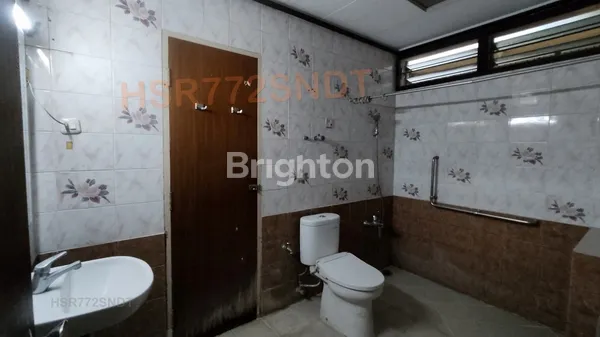 image RUMAH SERUNI PUSAT KOTA SURABAYA COCOK UNTUK KANTOR DAN CAFE (7)