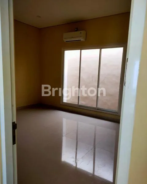 image RUMAH 2LANTAI SAN DIEGO (1)