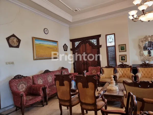 image MANYAR, RUMAH HOOK FULL JATI BANGUNAN HADAP BARAT DAN SELATAN (4)