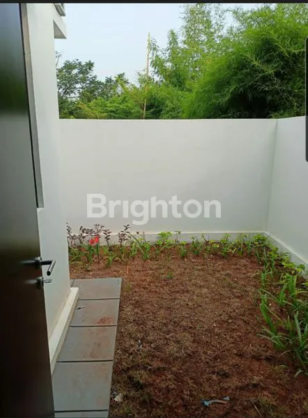 image RUMAH 3 LANTAI THE ESSENCE ATTIC JAKARTA GARDEN CITY CAKUNG JAKARTA TIMUR (8)