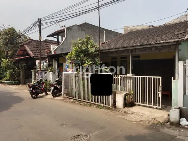 image RUMAH DI JALUR RAMAI DI KOMPLEK RIUNG BANDUNG PERMAI (1)