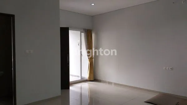 image RUMAH SIAP HUNI DALAM CLUSTER DI JALAN SUKAHAJI BANDUNG (6)