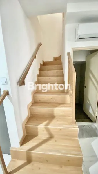 image RUMAH TAMAN MUTIARA PALEM FULL FURNISH 2,5 LANTAI SIAP HUNI, CENGKARENG (4)