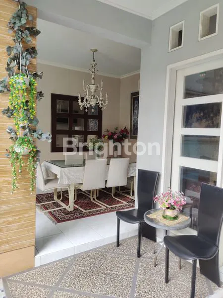 image RUMAH 3 LANTAI SIAP HUNI GRIYA LOKA SEKTOR BSD (2)