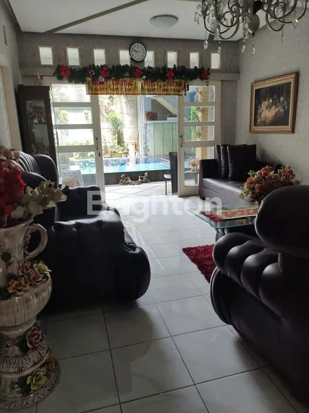 image RUMAH 3 LANTAI SIAP HUNI GRIYA LOKA SEKTOR BSD (4)