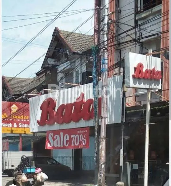 image RUMAH BESAR SPEK MEWAH 3 LANTAI FULL BANGUNAN + ROOFTOP DI JALAN RAYA GODEAN  KM 2,8 - DEKAT MIROTA GODEAN. (1)