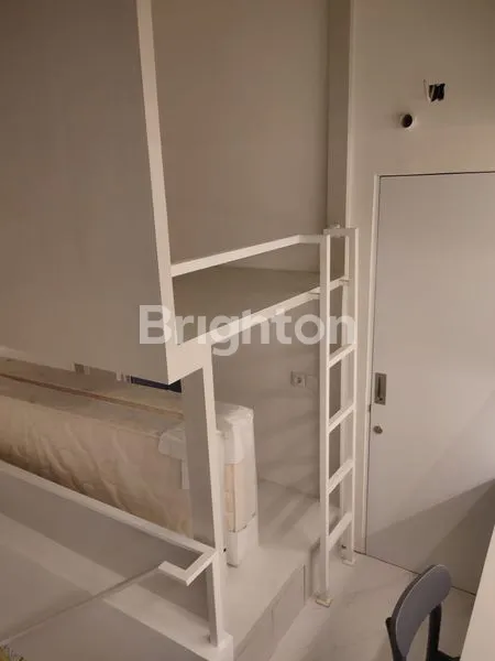 image RUMAH 2 LANTAI FULL FURNISH SIAP HUNI DI TABEBUYA BSD TANGERANG (4)