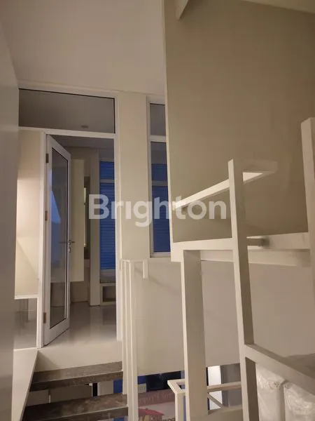 image RUMAH 2 LANTAI FULL FURNISH SIAP HUNI DI TABEBUYA BSD TANGERANG (6)