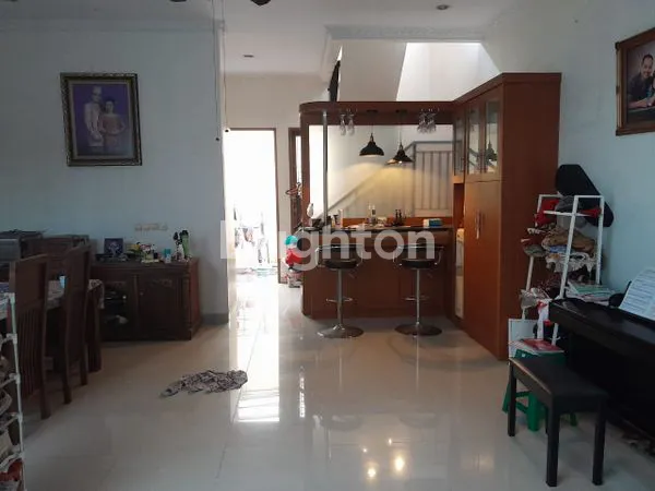 image RUMAH 2 LANTAI FURNISH SIAP HUNI DI VILLA RIZKY ILHAMI KELAPA DUA TANGERANG (7)