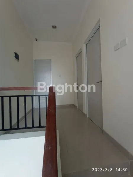image RUMAH CANTIK DAN MEWAH, DI CLUSTER WEST ESPLANADE GRAND WISATA BEKASI DI JALAN UTAMA (2)