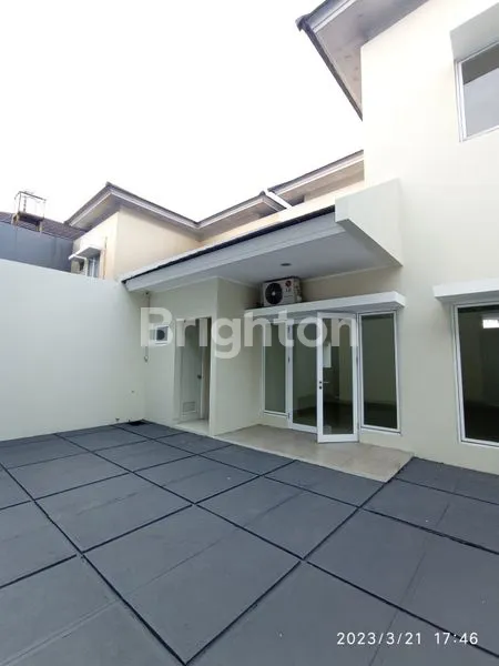 image RUMAH CANTIK DAN MEWAH, DI CLUSTER WEST ESPLANADE GRAND WISATA BEKASI DI JALAN UTAMA (7)