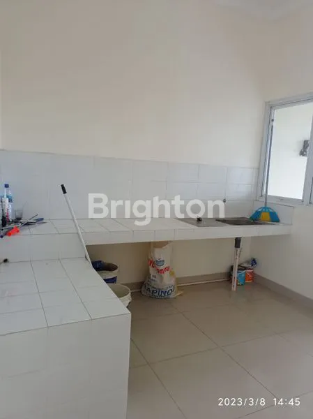 image RUMAH CANTIK DAN MEWAH, DI CLUSTER WEST ESPLANADE GRAND WISATA BEKASI DI JALAN UTAMA (3)