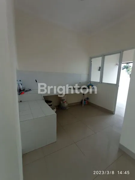 image RUMAH CANTIK DAN MEWAH, DI CLUSTER WEST ESPLANADE GRAND WISATA BEKASI DI JALAN UTAMA (4)