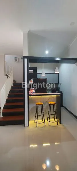 image RUMAH CANTIK SEMI FURNISH 2 LANTAI SOEKARNO HATTA MALANG (2)