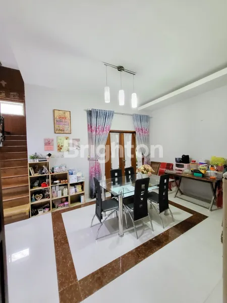 image RUMAH CANTIK 2 LANTAI DI HOOK ASRI & NYAMAN DI LOKASI STRATEGIS (3)