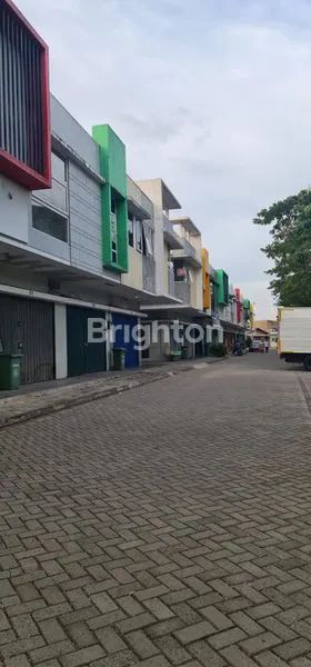 image RUKO HOEK 2.5 LANTAI PESONA METROPOLITAN (3)