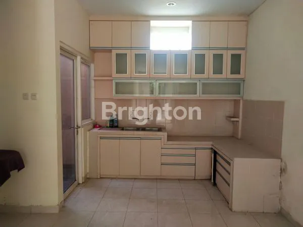 image RUMAH MEWAH DENGAN ROOFTOP VIEW CITRALAND CITY (7)