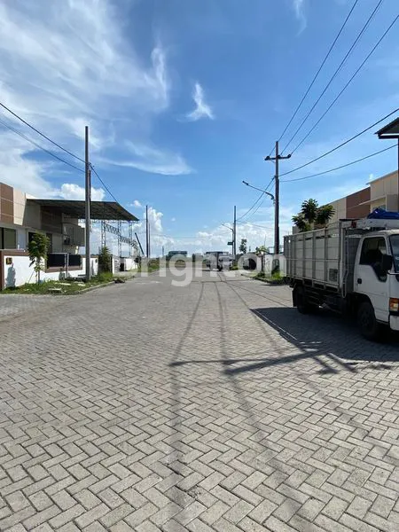 image GUDANG BARU, LOKASI NOL JALAN DI RAYA LINGKAR TIMUR (6)