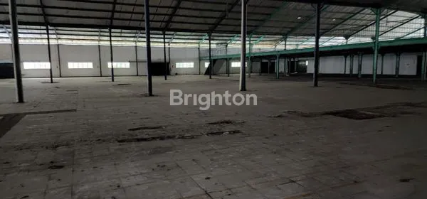 image DISEWAKAN GUDANG 8000M² DEKAT TOLL CIBINONG DEKAT PINGGIR JALAN MASUK CONTAINER 40FT DAN TEMPAT LOADING & PARKIR SANGAT LUAS (3)