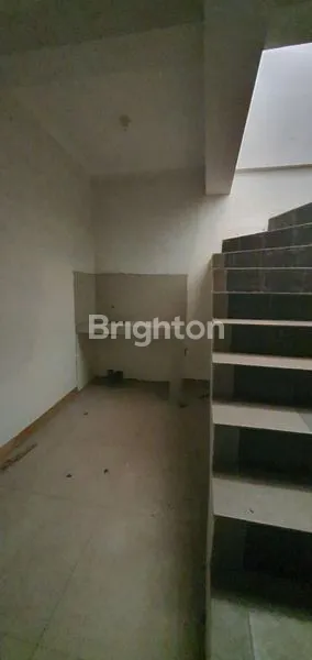 image RUMAH 1LT LUAS BARU BANGUN PLUS BASEMENT PUSAT KOTA BATU (4)
