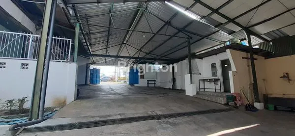 image BANGUNAN EX-BENGKEL HITUNG TANAH AREA BLIMBING (3)