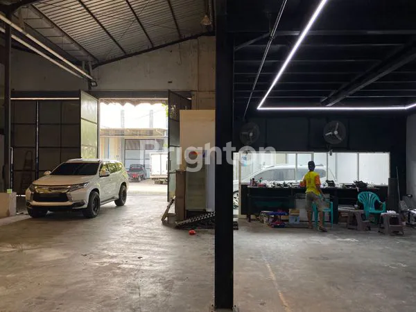 image EX SALON DAN BENGKEL MOBIL DI PERGUDANGAN (6)